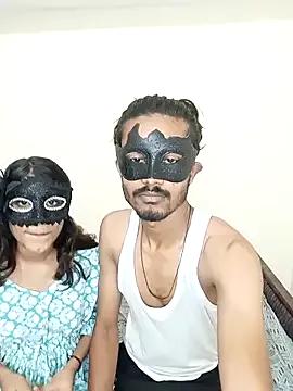 Lovebirdss on StripChat