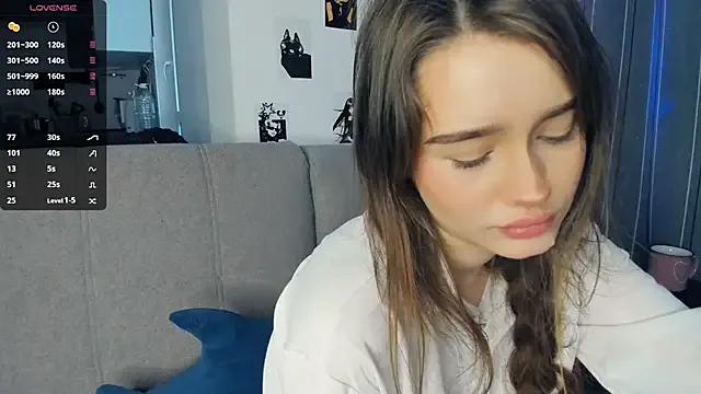 lovelyalivia on StripChat