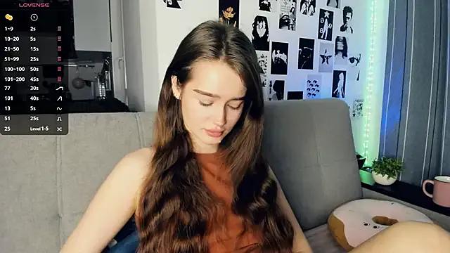 lovelyalivia — Show my ass <3