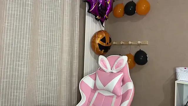 lucie_mehott on StripChat