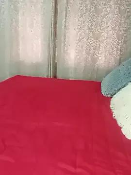 Luciouslips00 on StripChat