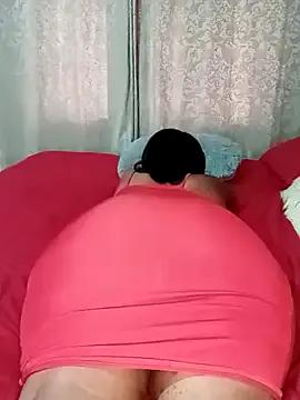 Luciouslips00 on StripChat