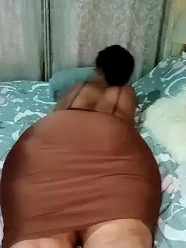 Luciouslips00 on StripChat