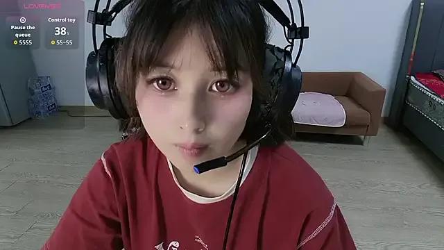 Lucky-xiuxiu on StripChat