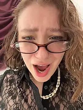 lucy-joy on StripChat