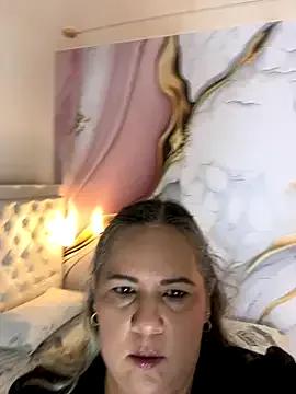 Lucy_Milf_474 on StripChat