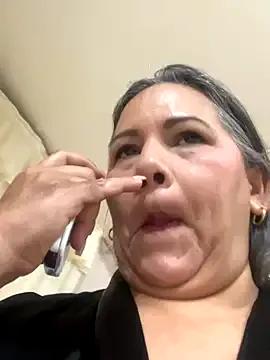 Lucy_Milf_474 on StripChat