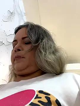 Lucy_Milf_474 on StripChat