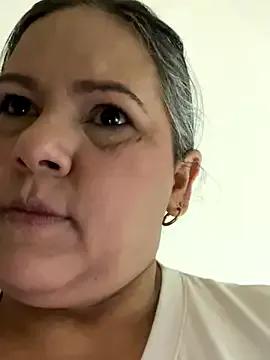 Lucy_Milf_474 on StripChat