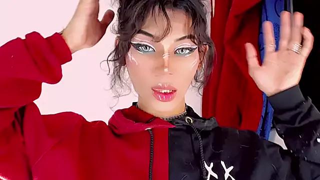 lucyangel_11 on StripChat