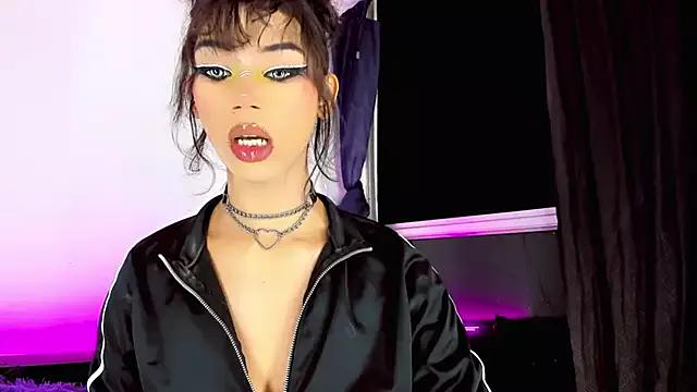 lucyangel_11 on StripChat