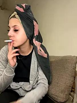 Luna1114 on StripChat