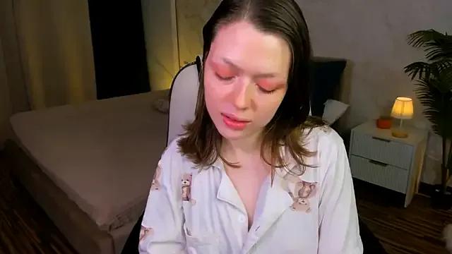 Lunar_Lily on StripChat