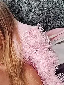 LunaSugarX on StripChat