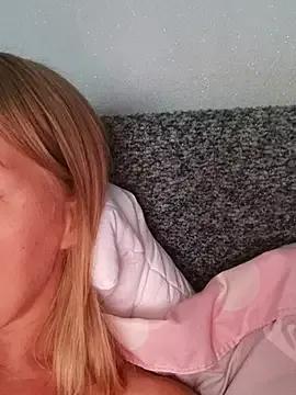 LunaSugarX on StripChat