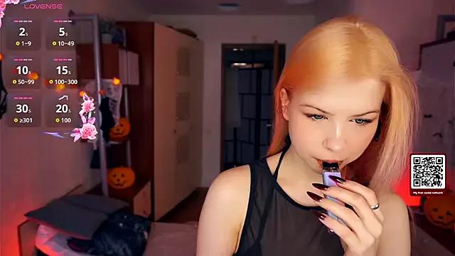 LynetHakes on StripChat