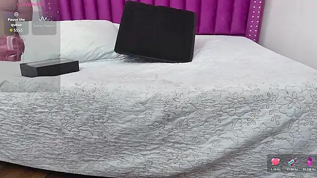 mamaneedsfun on StripChat