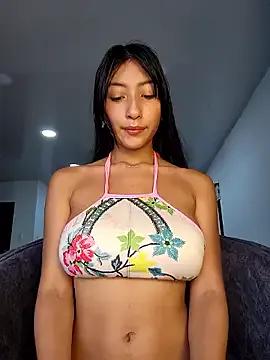 Mavi_roouse_ on StripChat