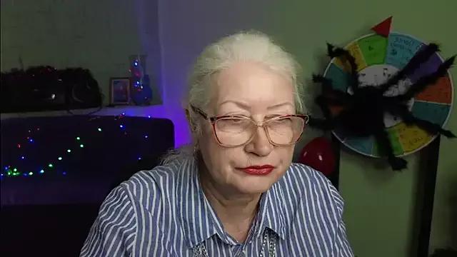 Maya_Mayflower on StripChat