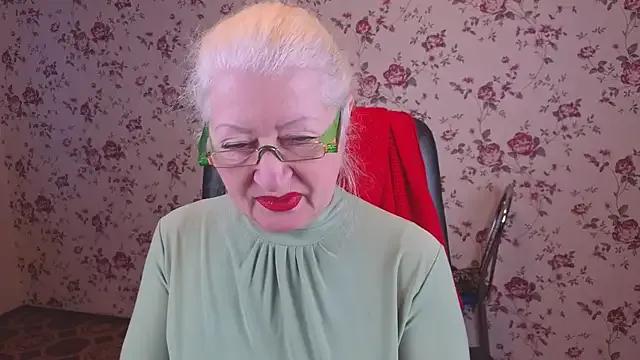 Maya_Mayflower on StripChat