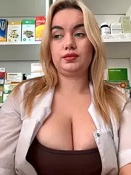 Maya_Willis — Naked and big squirt in the pharmacy