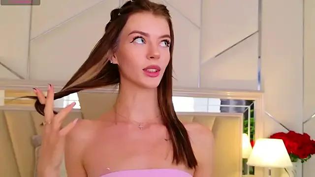 MeganMour on StripChat