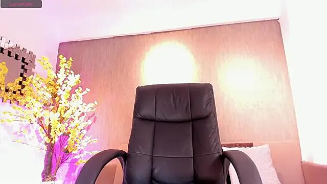 miacox_23 on StripChat