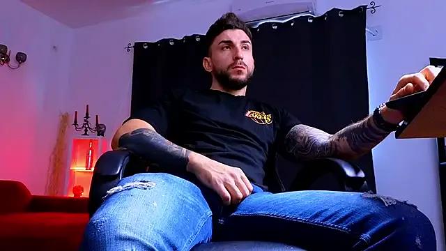 MightyAaron66 on StripChat