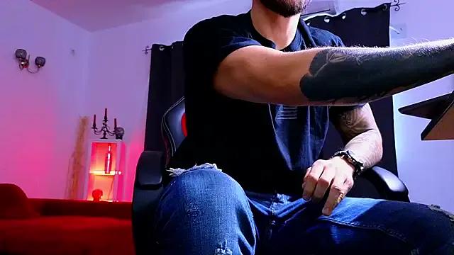 MightyAaron66 on StripChat