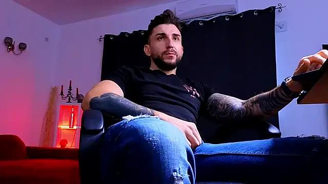 MightyAaron66 on StripChat