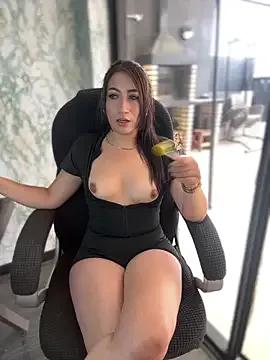 Mila_LS on StripChat