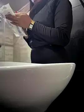 Mila_LS on StripChat