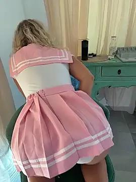 MileySummer on StripChat