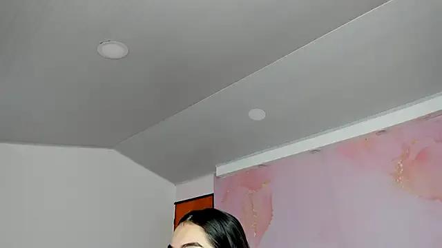 milk_candy18 on StripChat