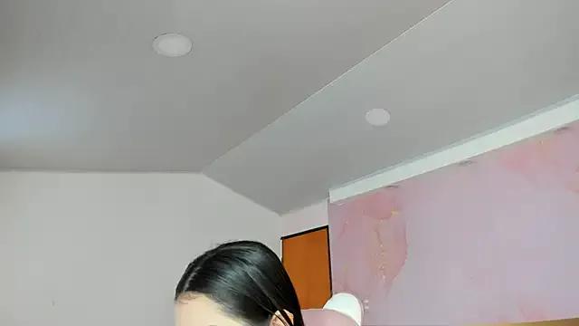 milk_candy18 on StripChat