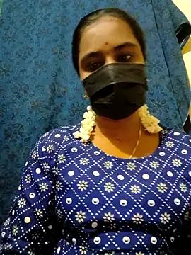 mini-queen on StripChat