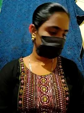 mini-queen on StripChat