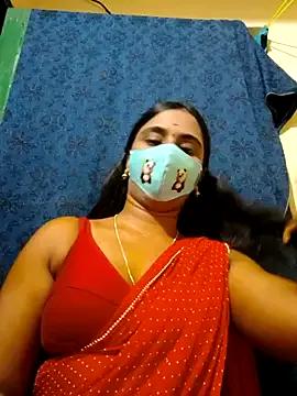 mini-queen on StripChat