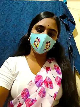 mini-queen on StripChat