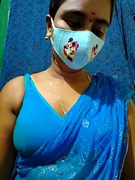 mini-queen on StripChat