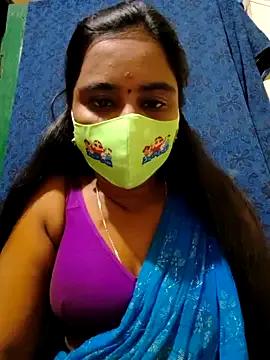 mini-queen on StripChat