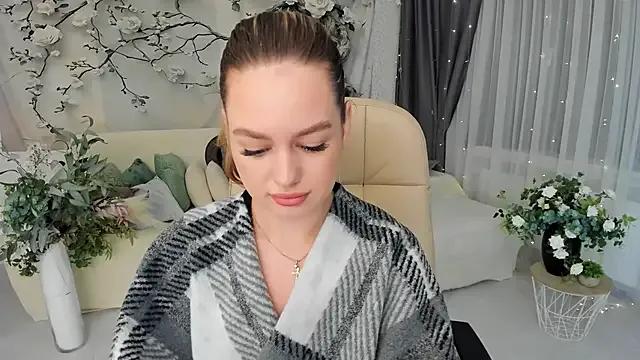 MiracleCurly on StripChat