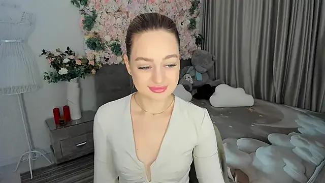 MiracleCurly on StripChat