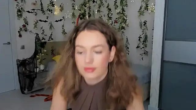 MiracleCurly on StripChat