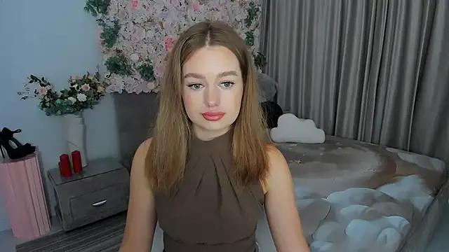 MiracleCurly on StripChat