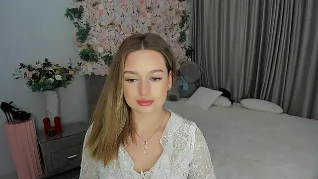 MiracleCurly on StripChat