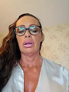 Misses-Cougar on StripChat