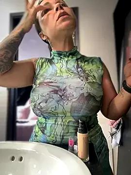 Natural_BIGASS_Nina on StripChat