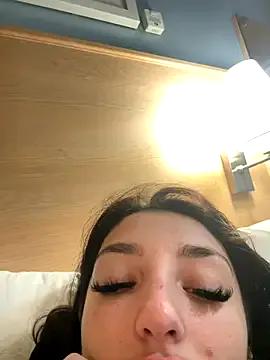 naughtybella05 on StripChat