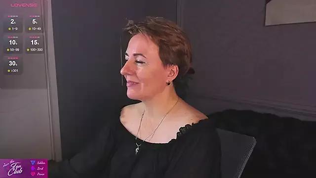 Nika_Smit on StripChat